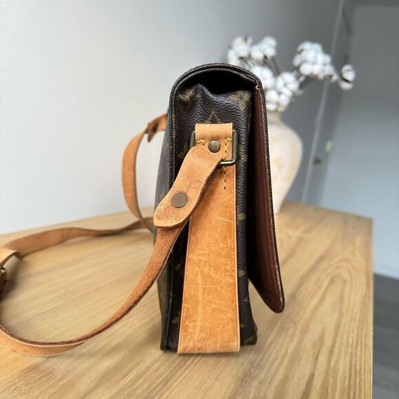 ✅AUTHENTIC✅LOUIS VUITTON CARTOUCHIERE GM - Picture 6 of 15